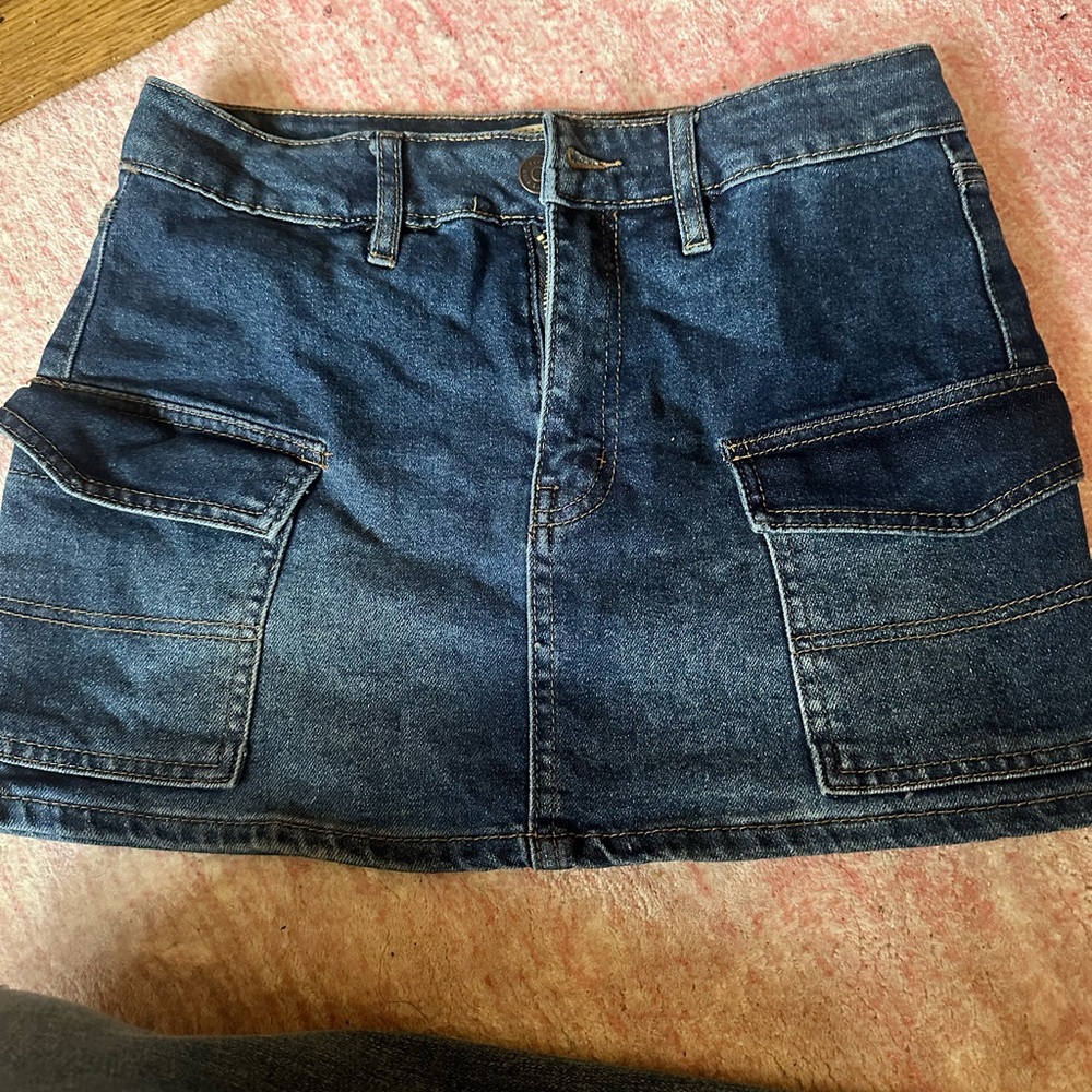 Love cult medium was mini cargo skirt
